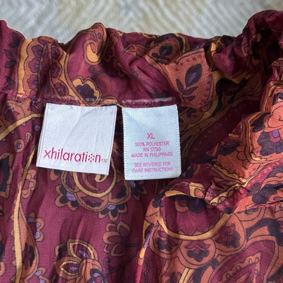 Sheer paisley bell sleeve collared pullover top in a burgundy wine shade - Picture 4 of 7